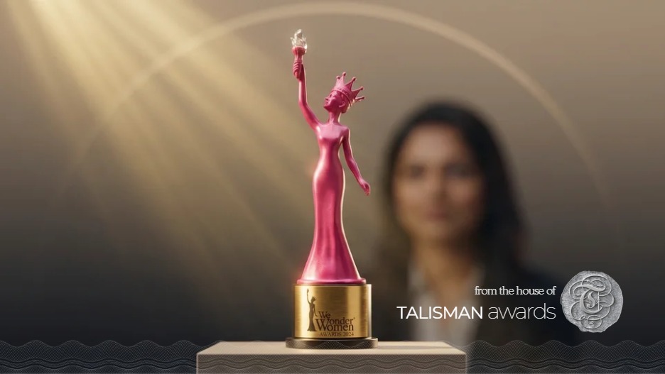 Empower Her: Unique Trophy Concepts Celebrating Women’s Leadership and Achievements